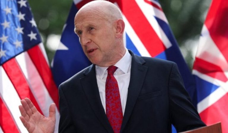 Jep dorëheqjen Sekretari i Mbrojtjes i Britanisë, John Healey