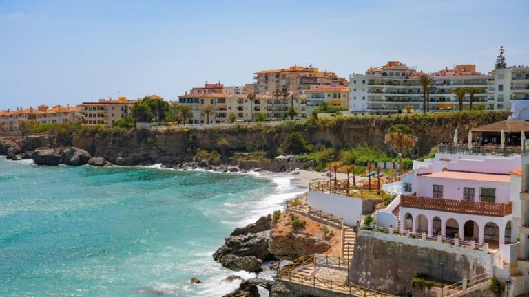 Çmenduri në Spanjë! Çifti britanik lë tre fëmijët në hotel për të shkuar në festë, foshnja 6-muajshe rezulton pozitive me kokainë