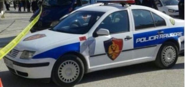 Tentoi të grabiste një bankë me pistoletë lodër, arrestohet autori në Shkozë