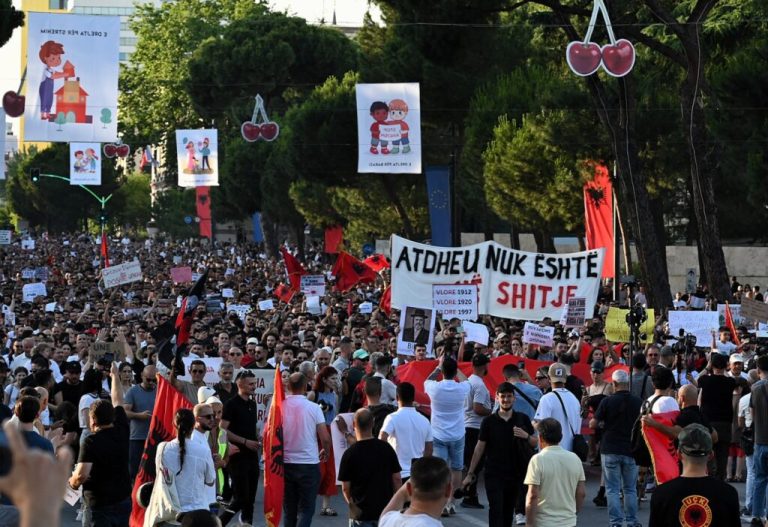 Pro protestës pa Berishën, pro investimit në Zvërnec dhe një mundësi e pushtetit për reflektim