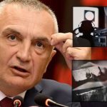 Pas Gjokutajt, Meta dyshon edhe tek Cakrani, e largon si avokat. Dyshime për komplot edhe tek Monika, refuzon ushqimin nga shtëpia nga frika e helmimit, sheh kudo agjentë të UDB-së dhe Asfalias greke që duan t’a eliminojnë