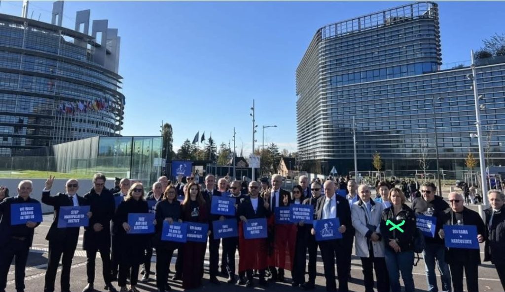 dy-revolucionaret-qe-u-turren-kudo-deputeteve-te-ps-lidhjet-me-pd-nga-deshtimet-tek-radikalizimi-arvina-lleshi-e-aferme-e-ndrea-prendit-ngelese-nga-shba-te-juridiku-marjeta-makaj-mercenare-e-shqup-it