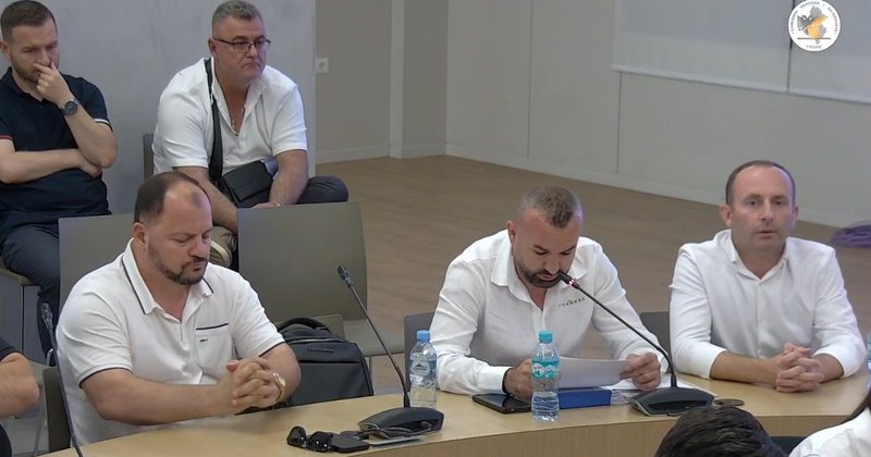 Celibashi shpëton nga shkarkimi kryetarin e bashkisë Kuçovë