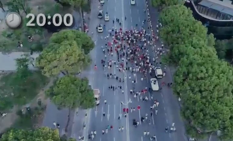 VIDEO/ Dita e 32-të e protestës, ja pjesëmarrja para Kryeministrisë