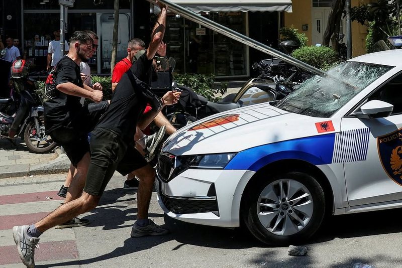 Lirojini ose do ju kallëzojmë në SPAK’, avokati i protestuesve ultimatum Policisë: Qytetarët ushtruan një të drejtë kushtetuese