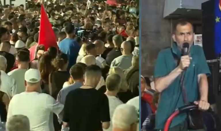 “Këtij populli duhet t’i bësh nënën që të të thotë baba”/ Fjalimet në protestë dalin nga binarët, podiumi rrëshqet në fyerje 
