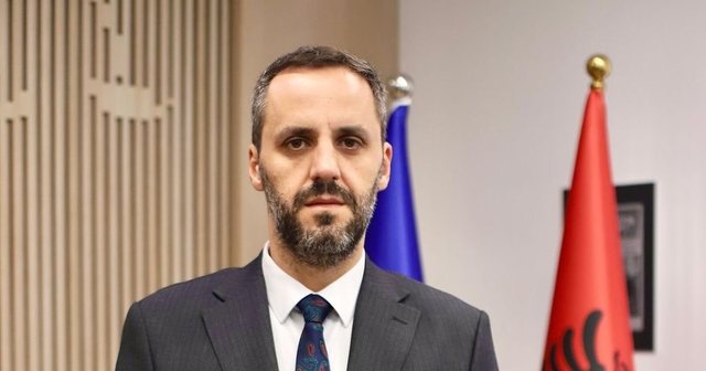 "E pavërtetë" - Lamallari hedh poshtë akuzat për rrahjen e protestuesit me epilepsi nga policia, nis verifikimi nga AMP