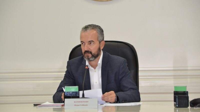 Celibashi: Shqipëria s’është gati për depolitizimin e plotë të administratës zgjedhore