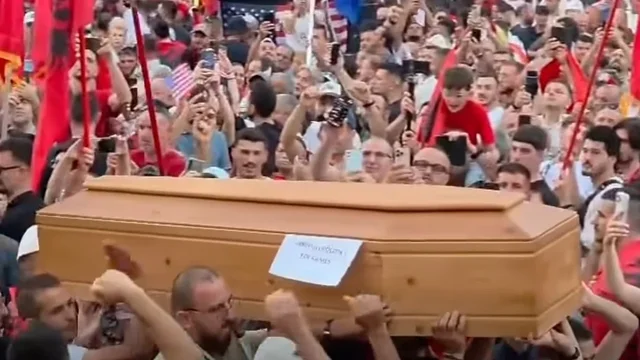 Pse mesazhi i arkivolit nuk është largimi i Edi Ramës