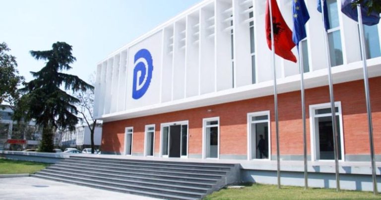 PD mbledh Këshillin Kombëtar më 15 korrik, ja mesazhi që iu është dërguar anëtarëve