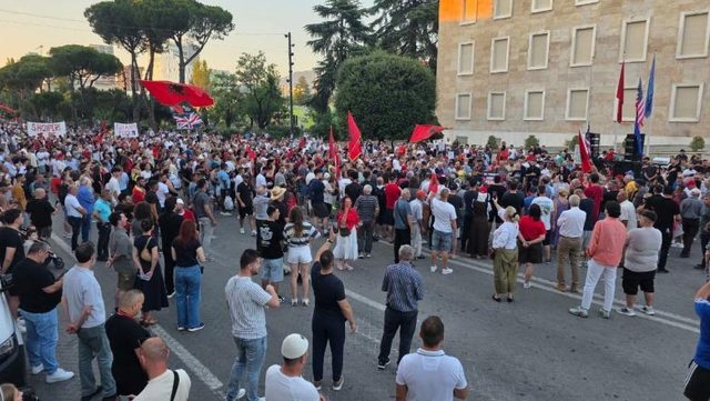 Protesta e 42-të në Tiranë