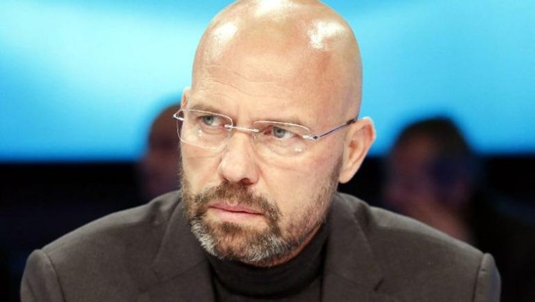 Veza dhe pulat e revolucionit që kërkon dhunë