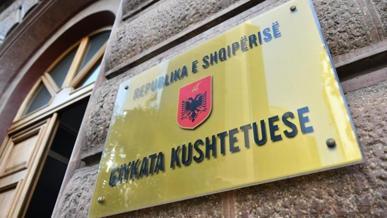 Kërkoi shfuqizimin e vendimit të GJKKO për kalimin e dosjes në gjyq, Kushtetuesja rrëzon kërkesën e Erion Veliajt