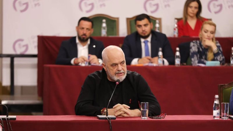“Asnjë ndërtim në Porto Palermo”, Rama reagon pas lajmeve në rrjetet sociale: Projekt i sajuar me Chat GPT, ai gji është shpallur monument natyre