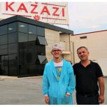 6 milionë euro evazion fiskal, Kazazi tenton të mbyllë dosjen me zarfe dhe sekserë, përlau edhe 600 mijë euro tender me letra false, mish lope skarco në vend të mishit të viçit dhe pula të infektuara