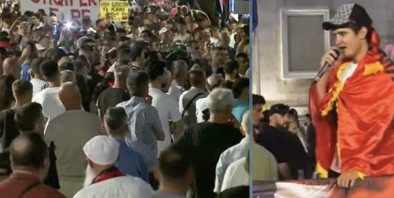 Video/ Perla e mbrëmjes: Pas sherrit dhe grushteve, vjen edhe “lutja” për të q***