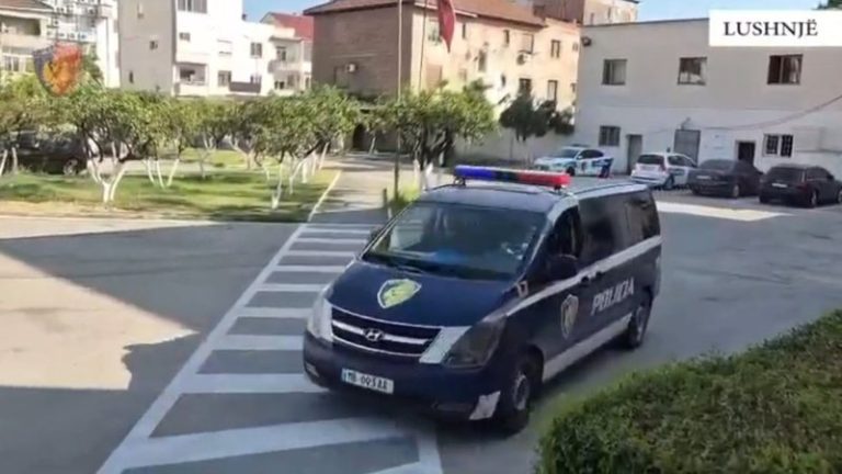 Arrestohet 36-vjeçari në Lushnjë: Vodhi paratë dhe laptopin, më pas i vuri flakën lokalit