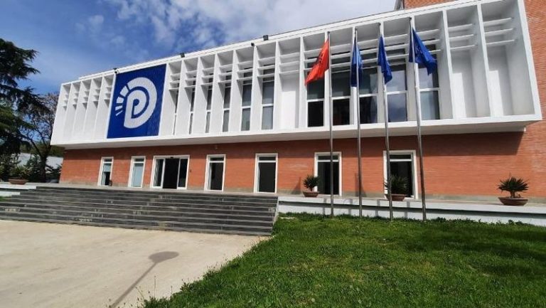 Zërat kundër bojkotit trazojnë PD-në, Bardhi thërret mbledhjen e Grupit Parlamentar të hënën
