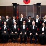 Gjykata e Lartë zbardh vendimin për rishikimin e ‘arrestit me burg’: Prokuroria të ketë barrën e provës për të justifikuar nevojën e paraburgimit (Dokumenti)