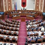 PS ‘porosi’ deputetëve socialistë për të mos u larguar nga Tirana/ Një tjetër seancë plenare më 30 korrik, zbulohen temat e diskutimit
