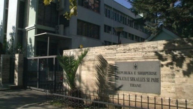Gjykata e Tiranës nis “pushimet e verës”, pezullon shortin që nga 24 korriku