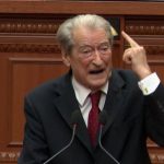Berisha tha se ndaj protestuesve u përdorën lëndë kimike, Spaho: Gënjen me qëllim, në pushtet nuk vihet me broçkulla