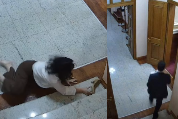 VIDEO/ Momenti kur Shehaj ‘vjedh’ marrëveshjen me SHBA-në, sekretarja “fluturon” nga shkallët