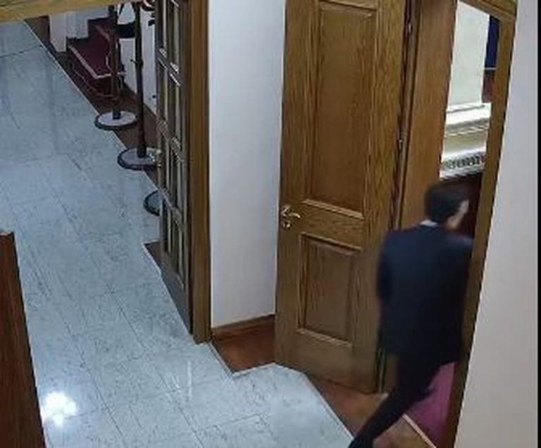 "Vesi del me shpirtin"/ Shehaj vodhi dokumentin sekret në Kuvend, Rama: Uroj po nuk shpresoj që prokuroria t’i tregojë vendin