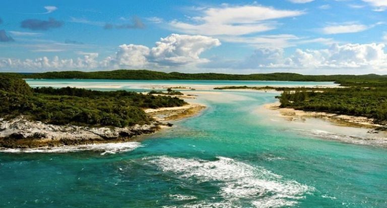 Tragjedi ajrore në ditën e festimeve në Bahamas/ 10 të vdekur pas rrëzimit të avionit, mes viktimave dyshohet se janë edhe anëtarë të një grupi muzikor