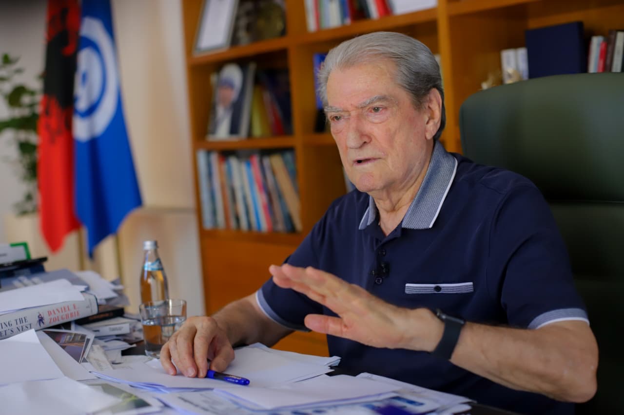 Kur do vish në Amerikë? Berisha ‘ngec’ para qytetarit: Shpresoj në vjeshtë…nëse do ketë aktivitete