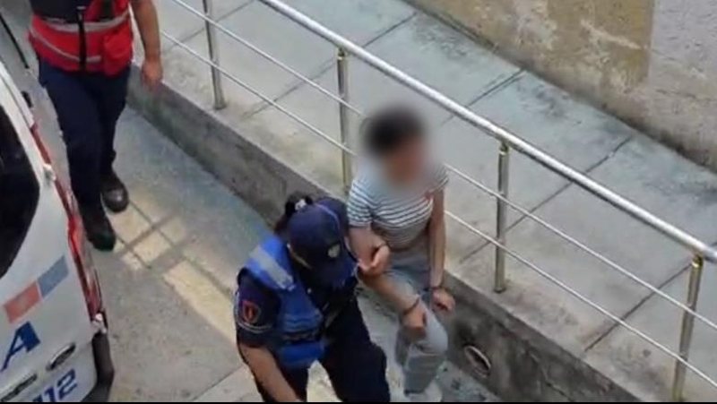 Dhunuan dhe filmuan të miturën në Fier, tre adoleshentet dalin para gjykatës