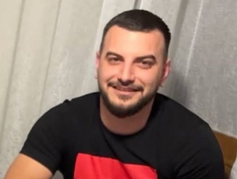 E rëndë në Angli! 28-vjeçari shqiptar gjendet i pajetë në rrugë, dy persona nën hetim për vrasje