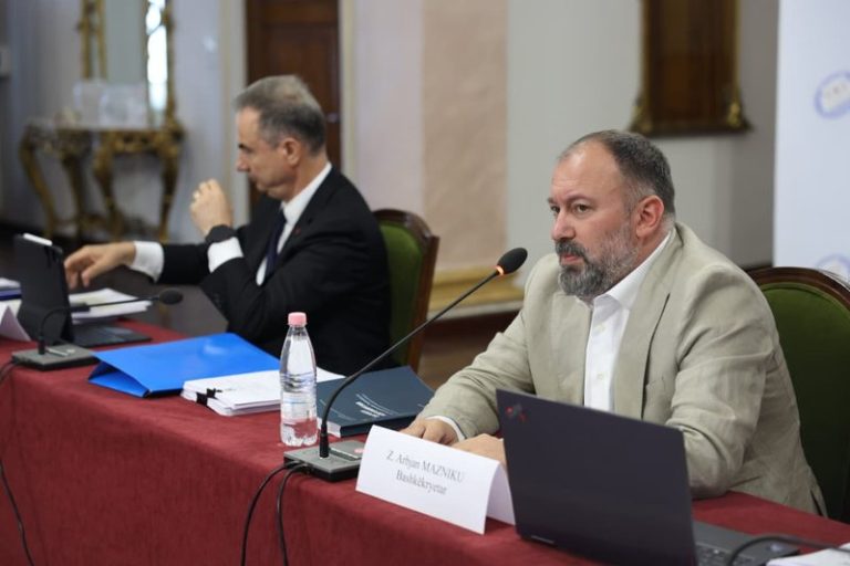 Territorialja/ Mazniku: Opozita ka djegur në mënyrë sistematike afatet, qytetarët shqiptarë s’kanë kohë për të humbur