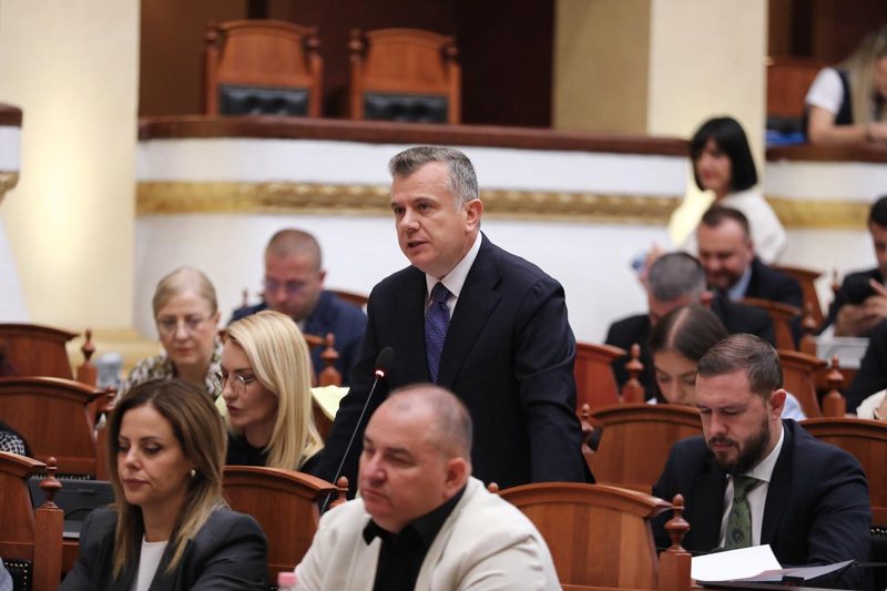 Balla propozon shtyrjen e paketës së ligjeve të Kapitullit 17 për seancën e 23 korrikut