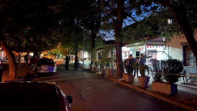 Të shtëna me armë në një lokal në Elbasan, plagosen kamarieri dhe dy persona të tjerë