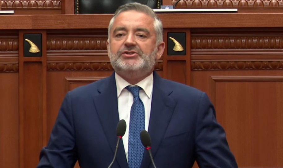 ’21 janari’, Klosi: Kemi dëshirë të dëgjojmë drejtësinë! Vetëm ju bëni protesta me armë