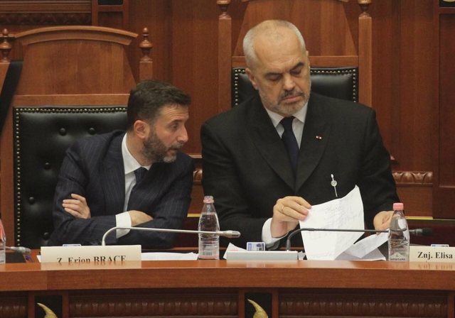 Përplasja mes Ramës dhe Braçes në mbledhjen e PS-së, reagon deputeti socialist: Pres të bëhet shembull 'spiuni' brenda nesh!