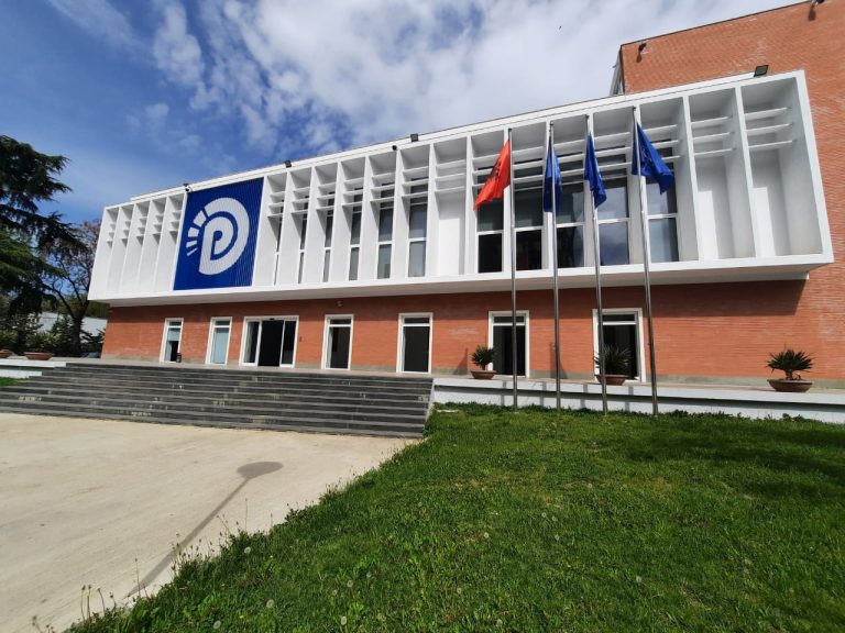 Opozitë e shitur/ Familjarët e deputetëve të PD miliona euro tendera dhe poste në pushtetin e Edi Ramës (emrat)